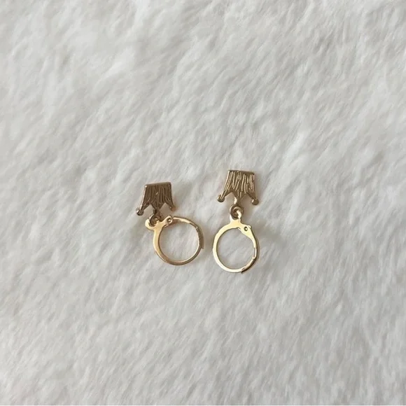 5/$15 🩷 MUST BUNDLE Gold-Tone Hoop Earrings with Pink Crown Charms - Picture 4 of 4